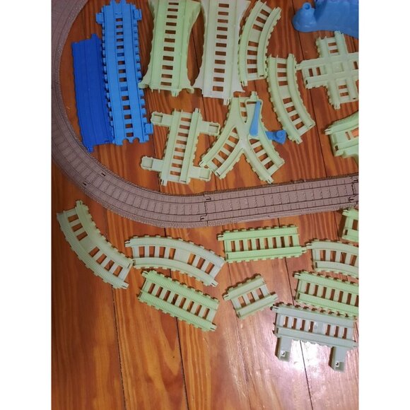 Thomas & Friends Trackmaster Mixed lot of 33 Track Pieces - Picture 5 of 6